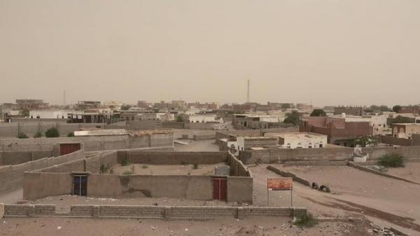 الحديدة : مليشيات الحوثي تقصف أحياء سكنية في التحيتا بصواريخ الكاتيوشا