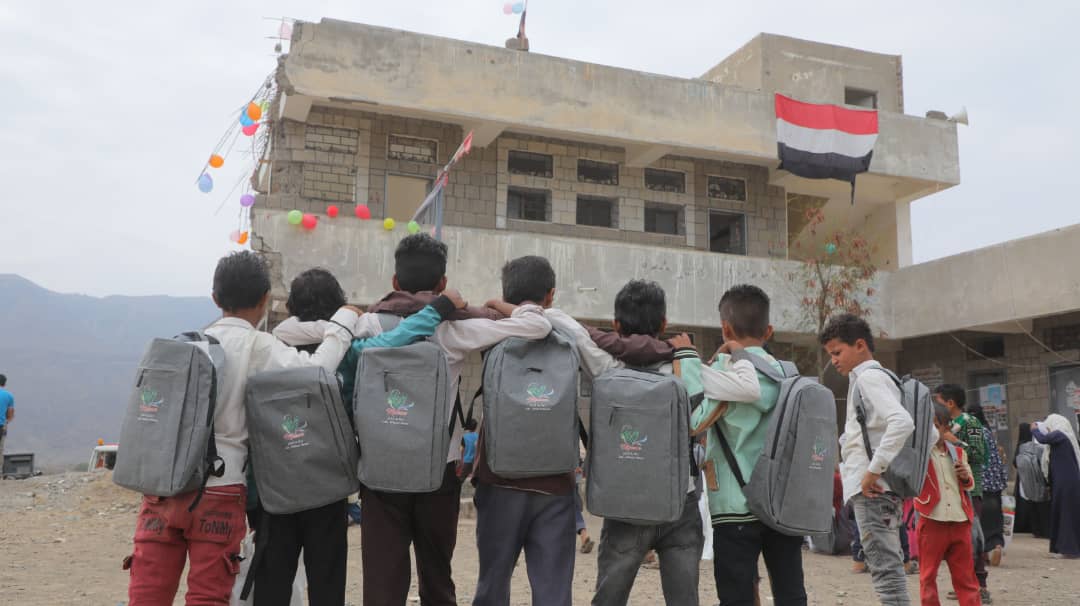 بالصور : «مسام» يعيد افتتاح مدرسة في تعز بعد تطهيرها من الألغام الحوثية