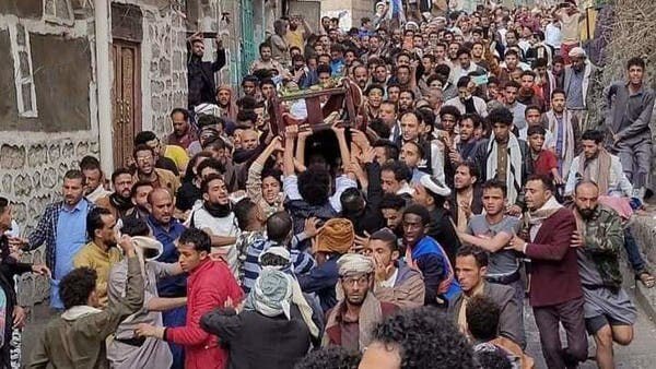 مصادر حقوقية : حملات القمع والاختطافات الحوثية بحق المشاركين في تشييع «المكحل» مستمرة في مدينة إب